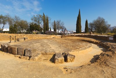 Mausoleo circular en la necrópolis romana del Complejo Arqueológico, Carmona, Provincia de Sevilla, España de Unbekannt Unbekannt